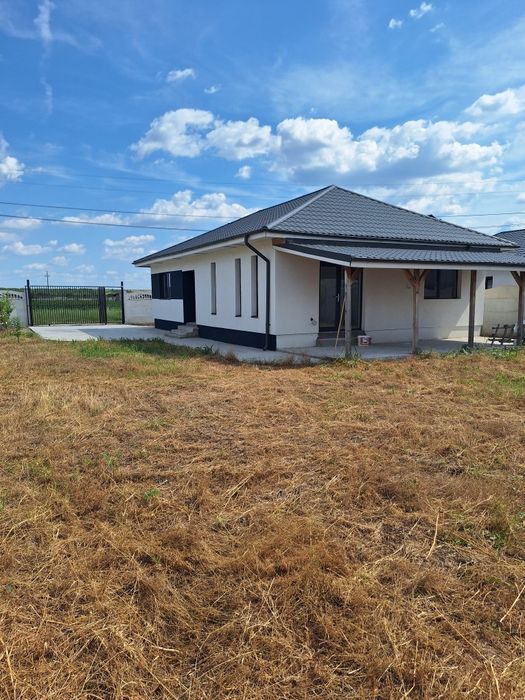 Casa nouă de vânzare