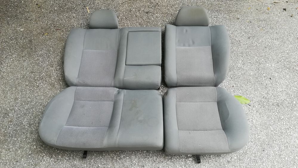 Салон Голф 4 светло сив гр. Панагюрище • OLX.bg