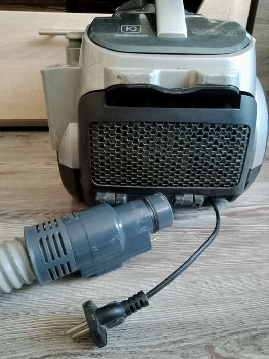 Продам пылесос lg бу