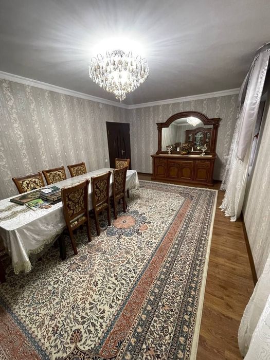 Продаю 5 комнатную квартиру.
