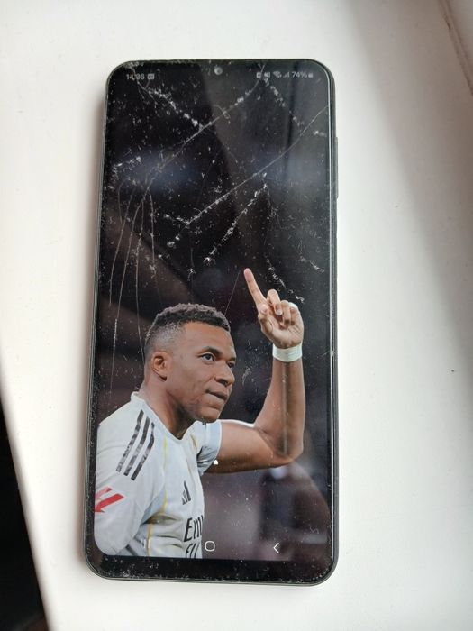 Продам телефон 32000тенге