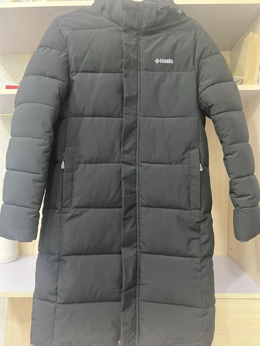 Продается новое черное молодежное,мужское пальто,зимнее дутое пальто