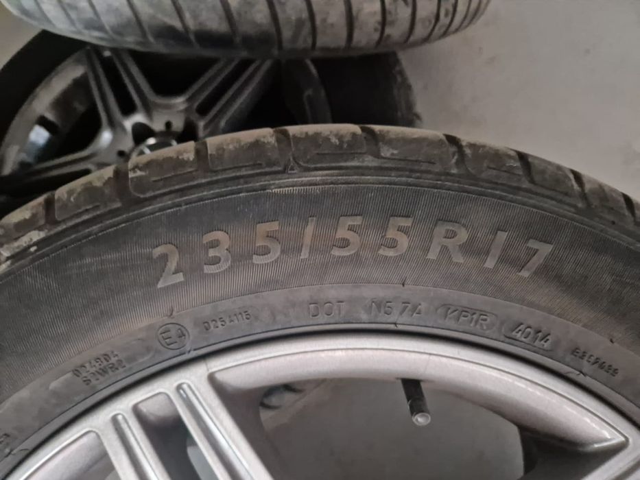 Продам летние резины 235/55/17