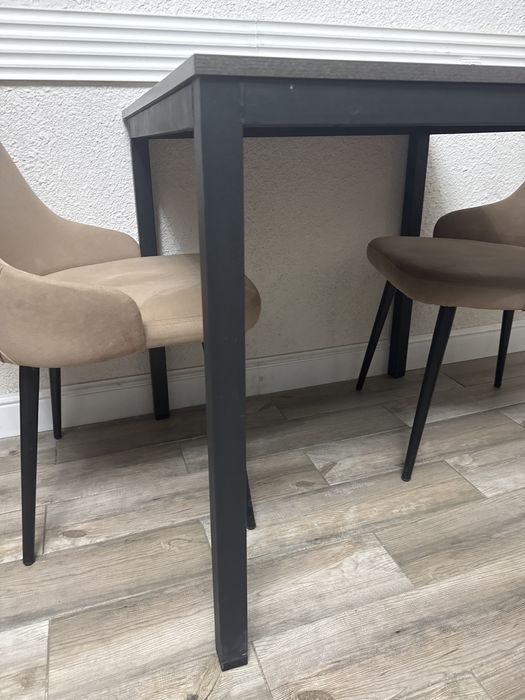 Столы кухонные и для гостиной