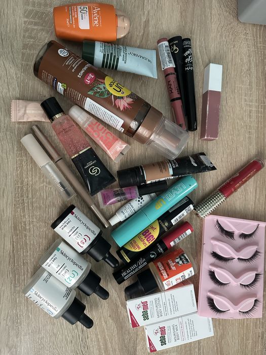 Голям лот от козметика