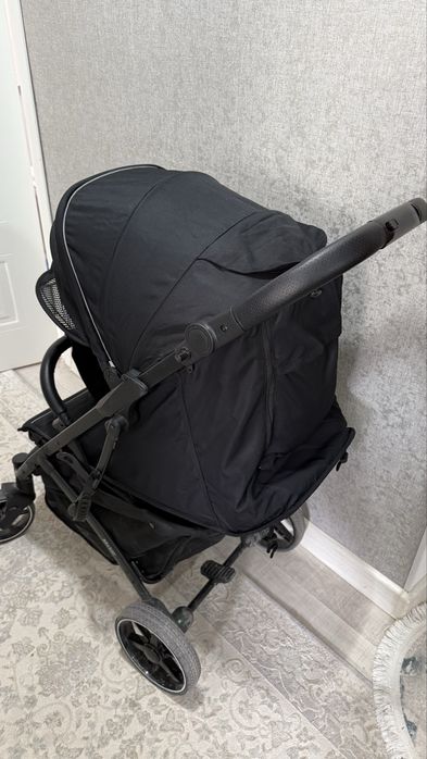 Коляска легкая прогулочная