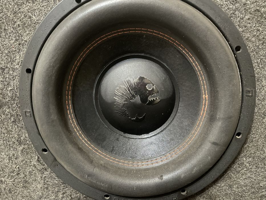 Сабуфер в машину