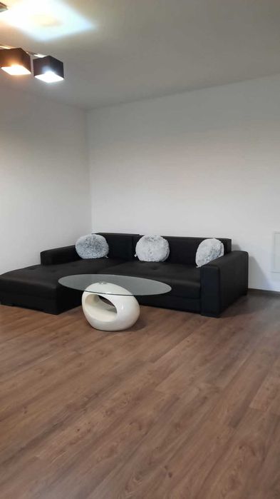Dau in chirie apartament cu 3 camere in prima nufarul.disponibil 15 09 2026.pret 400euro.nr tel 0763012919