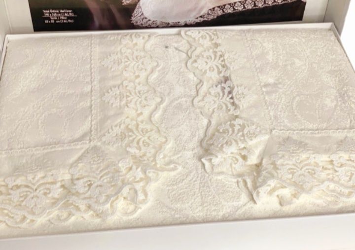 Продам покрывало с наволочками