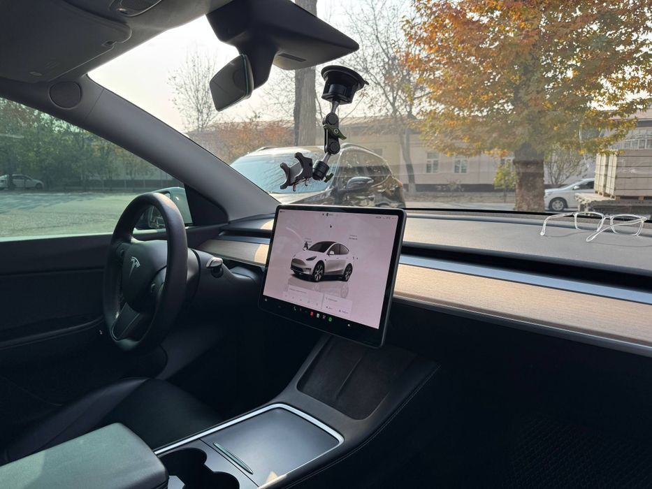 Tesla Model Y 450
