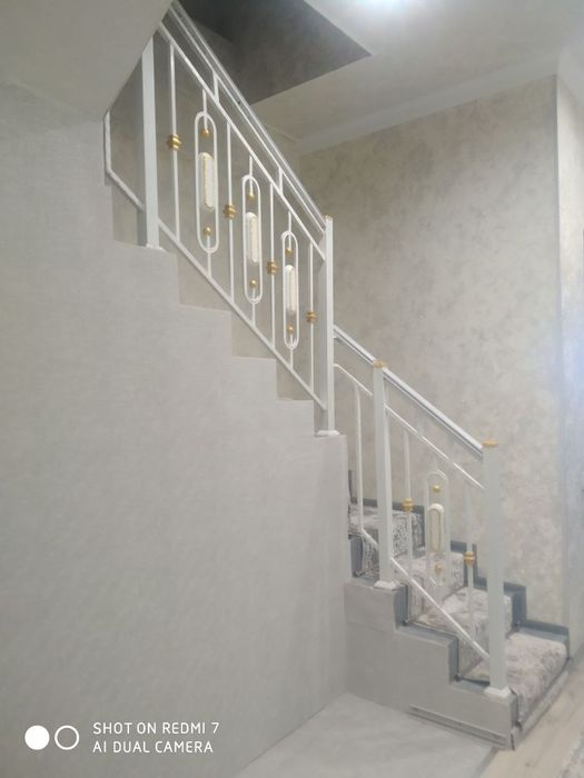 Uy sotiladi nava stroyka