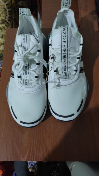 Крассовки adidas nmd v3