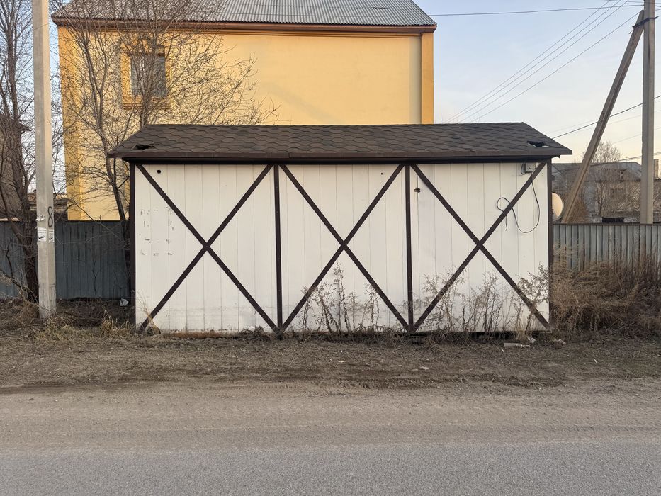 Цветочный контейнер