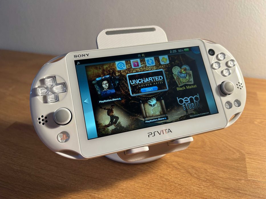 PS Vita Slim White modată — 128GB, stare excelenta