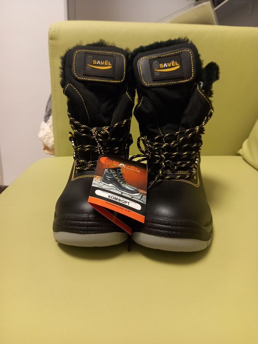 Продам спецобувь.