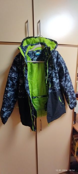 Яке за сноуборд и ски