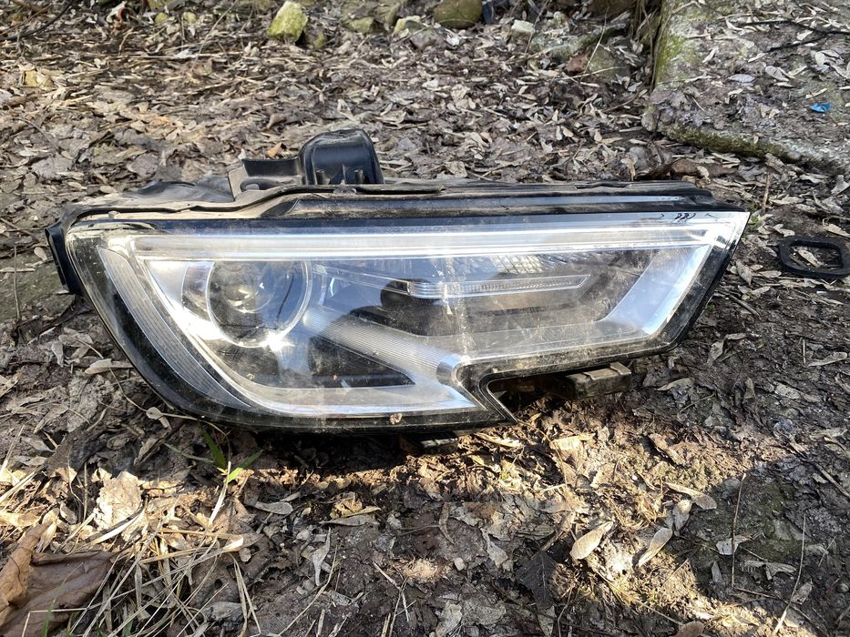 Far Audi A3 8V Facelift 2017 - 2019 far dreapta bi-xenon DRL