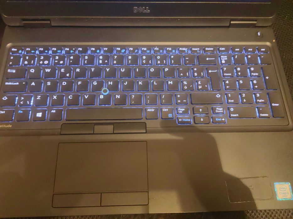 Лаптоп Dell Latitude 5580 I5 6th /12Ram/256m2/