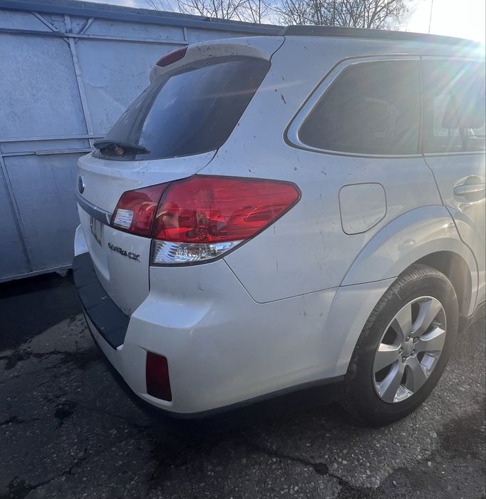 На части Subaru Outback 2.5