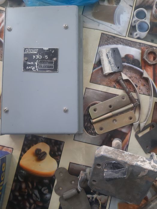 Разные предметы электроника и хозяйственные за 50000 сум