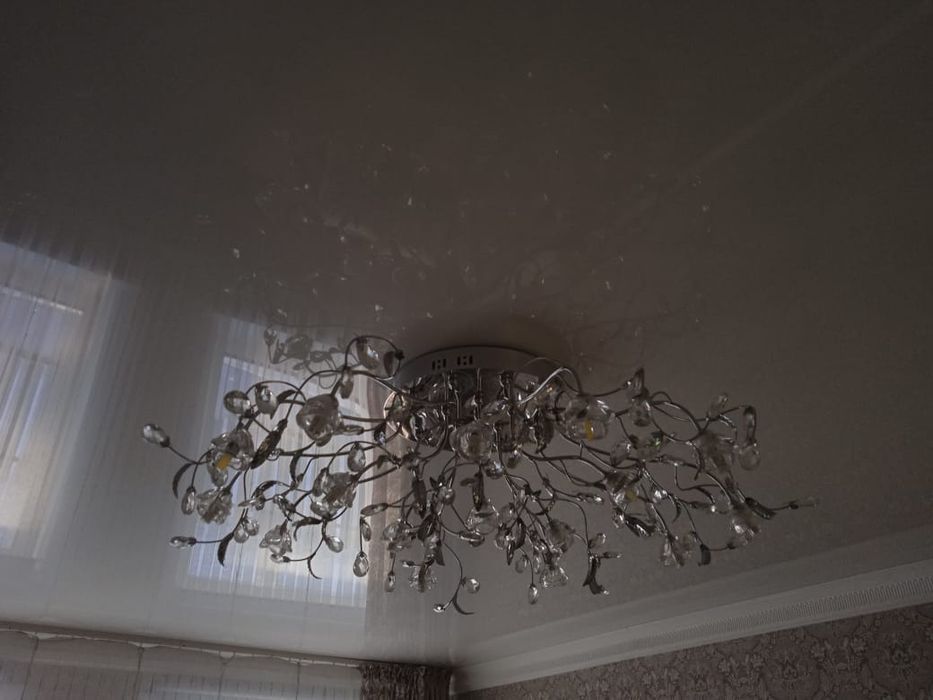 Продам люстру.бу