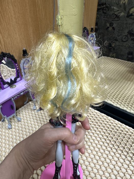 Продам куклу монстр  хай!