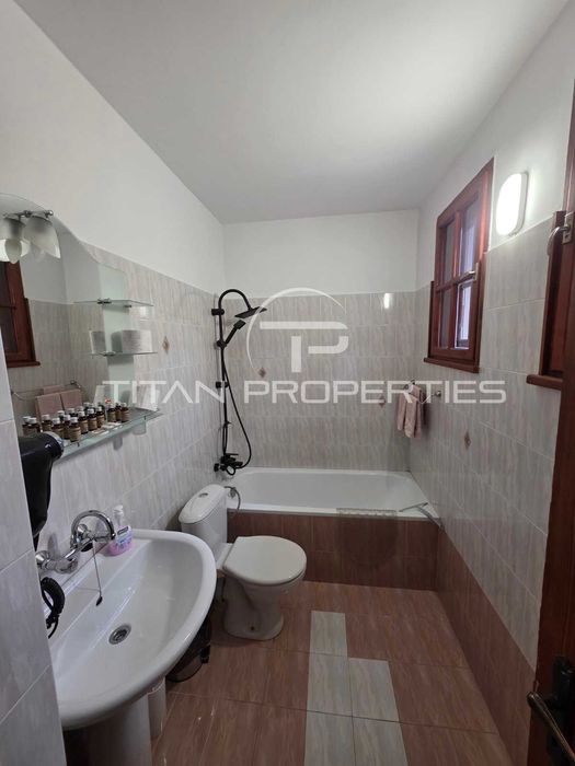 Триетажна къща в Цигов чарк