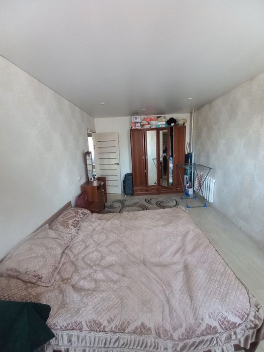 Продаеться спальный гарнитур