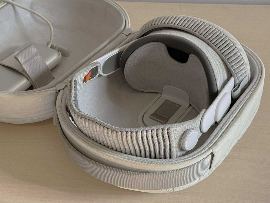 Бартер! Apple Vision Pro VR + Apple Travel Case