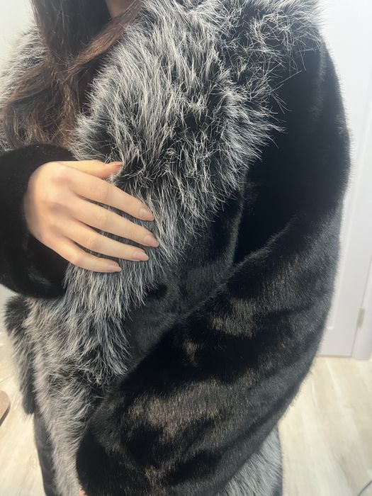 Елегантно черно дамско палто