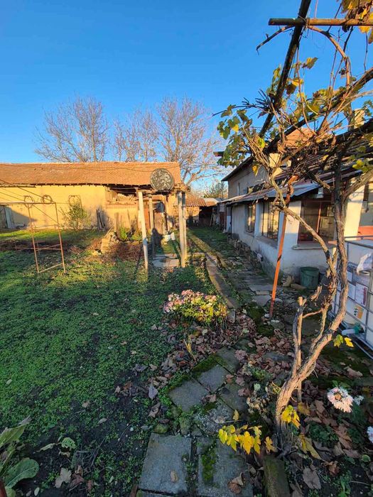 Продавам къща в село Янтра, общ. Горна Оряховица