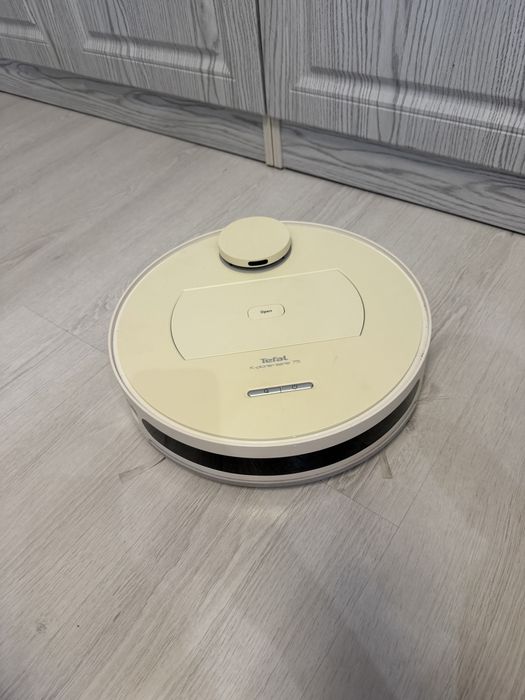 Продаю робот пылесос от тефаль