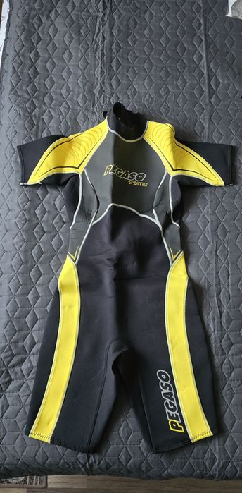 Costum NOU de neopren Pegaso