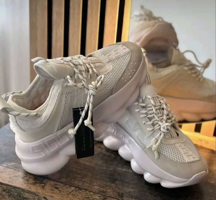Vand versace chain reaction albi noi. Orice marime in stoc