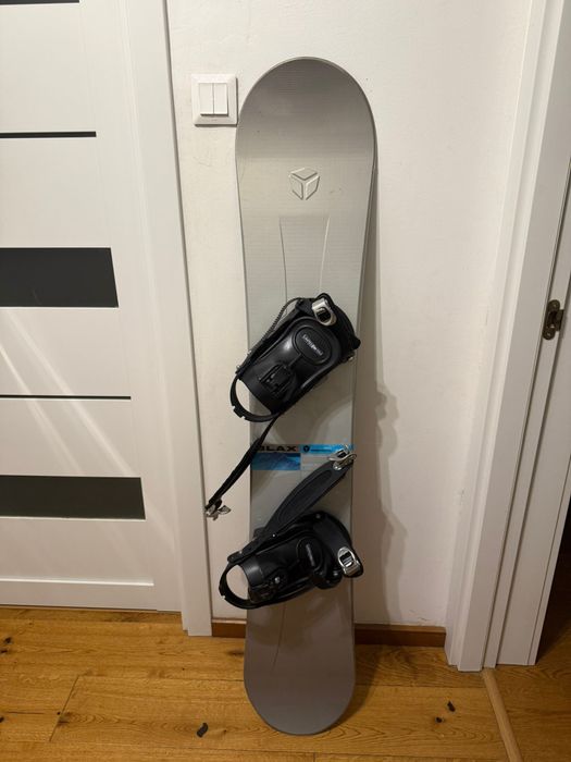 Placa snowboard cu legaturi