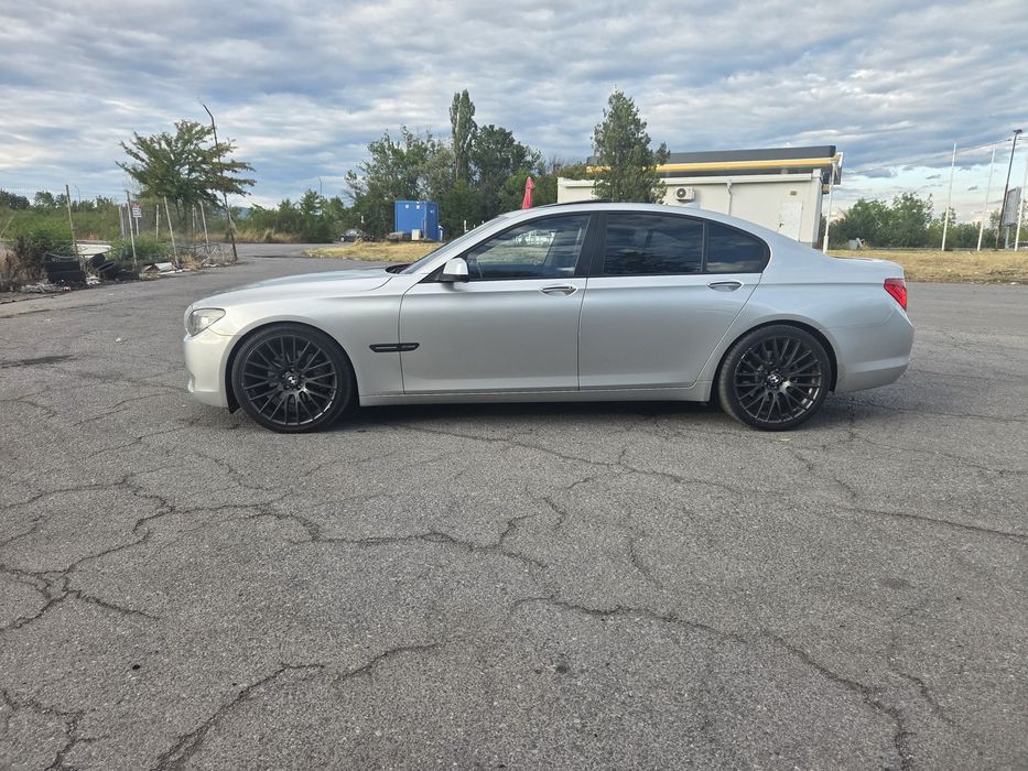 Bmw 740 x-drive/Keyless/Softclose/Distronic+/Carplay