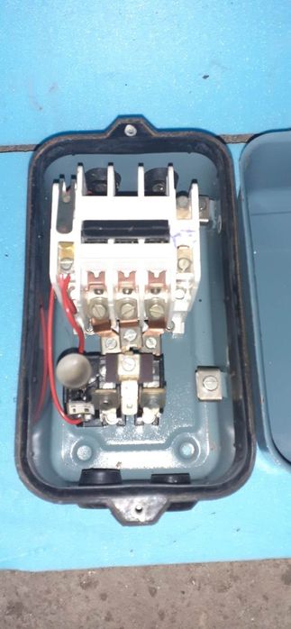 Контактор за машина