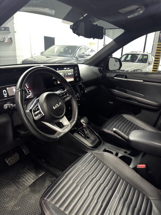 Kia sonet сотилади