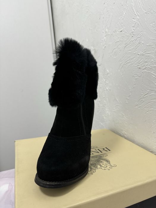 Продаю зимний натуральные ботники.