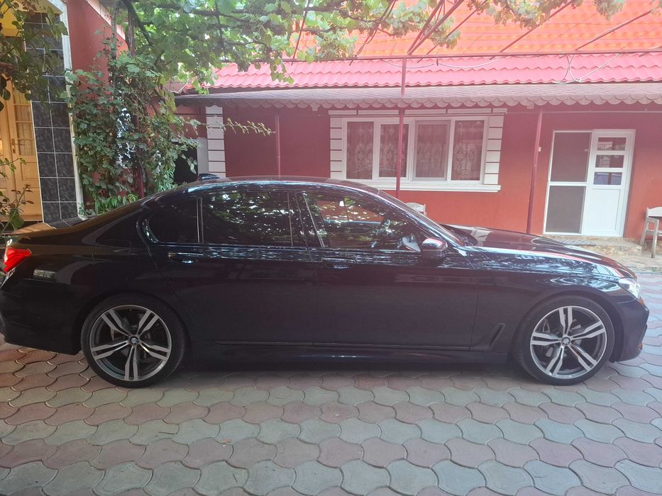 BMW 7 Series 0 — imagine 4