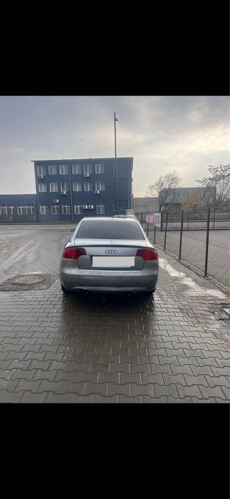 Audi A4 2.0          .   .