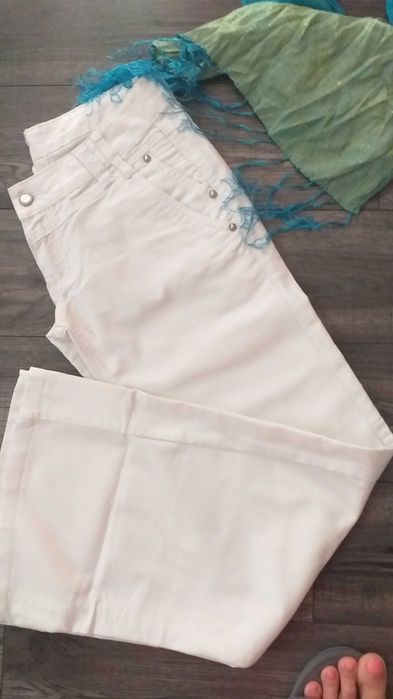 красива рокля нова-хл-80лв. И  тоалети за повод -40лв брой