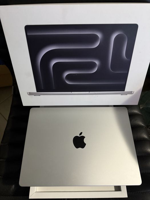  MacBook Pro 16**M2 Max **32 GB**1000 GB SSD**Factura