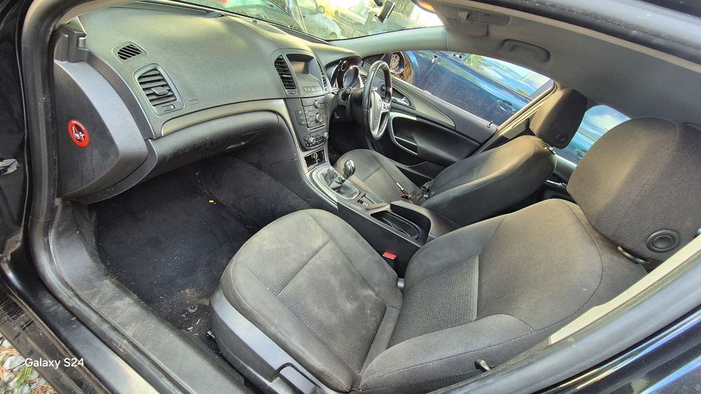 Опел инсигния 2.0 160ps 2011г