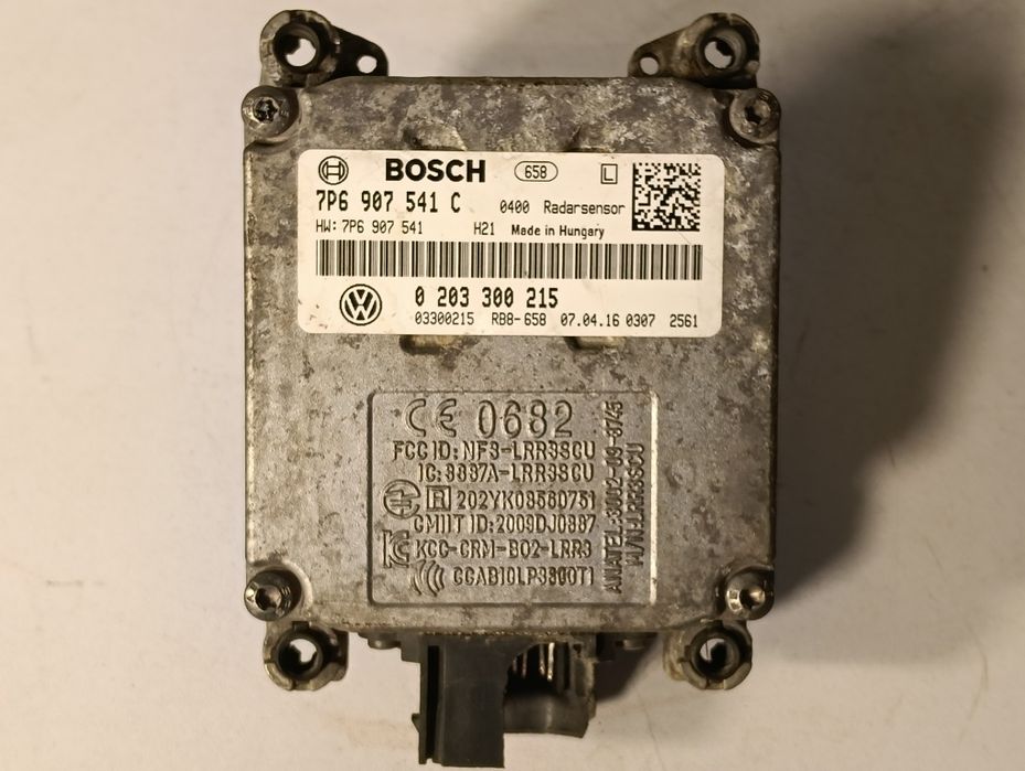 Дистроник радар VW Touareg 7P 2017г 7P6907541C Bosch