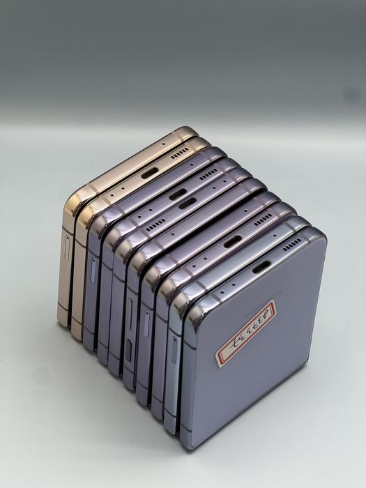 Samsung flip 4 8/256Gb