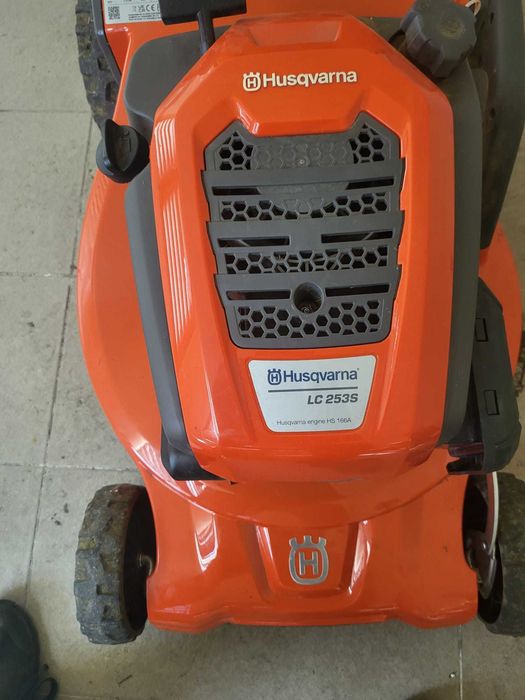 Vand Husqvarna  LC253S
