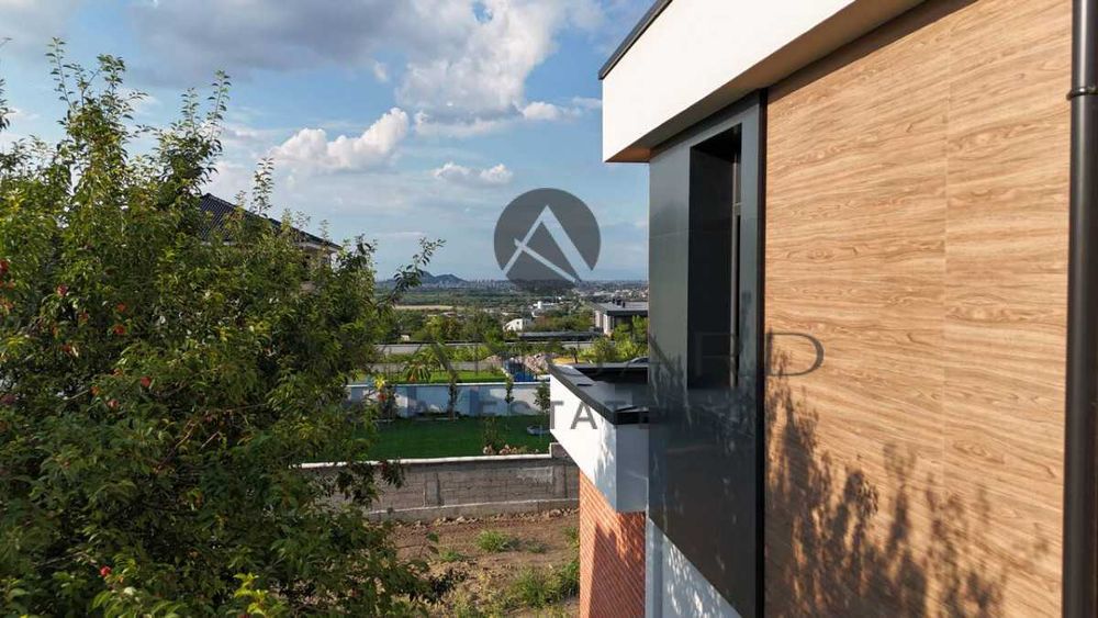 оф.23790 Самостоятелна двуетажна къща/ Марково