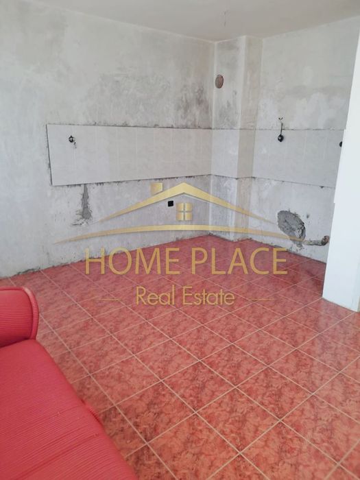 Четиристаен апартамент в кв.Аспарухово.