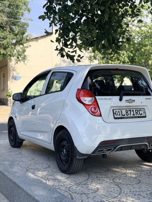spark sotiladi 2010 yil tozza 219000 km Gaz 4 yevro